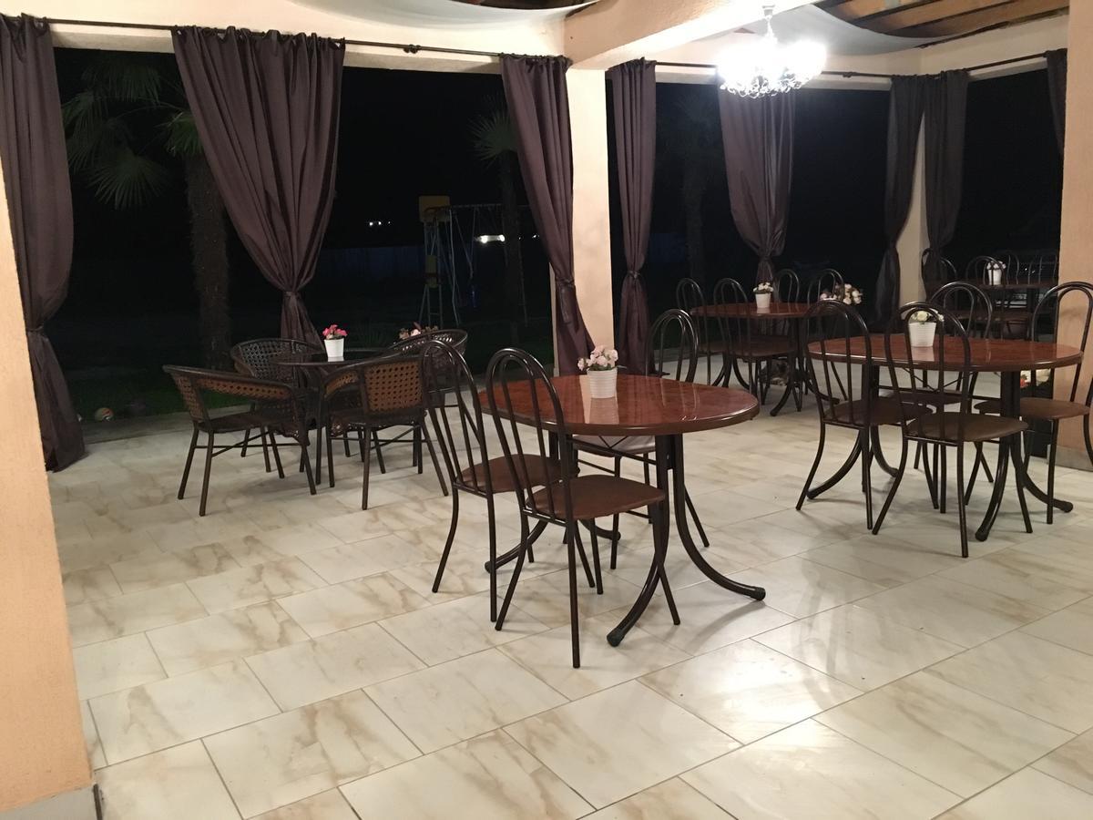Hotel Askar Alakhadzi Exterior photo
